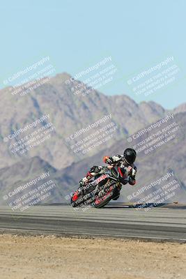 media/Dec-01-2025-Moto Forza (Mon) [[2daa91e15f]]/2-Intermediate Group/Session 4 Turn 9/